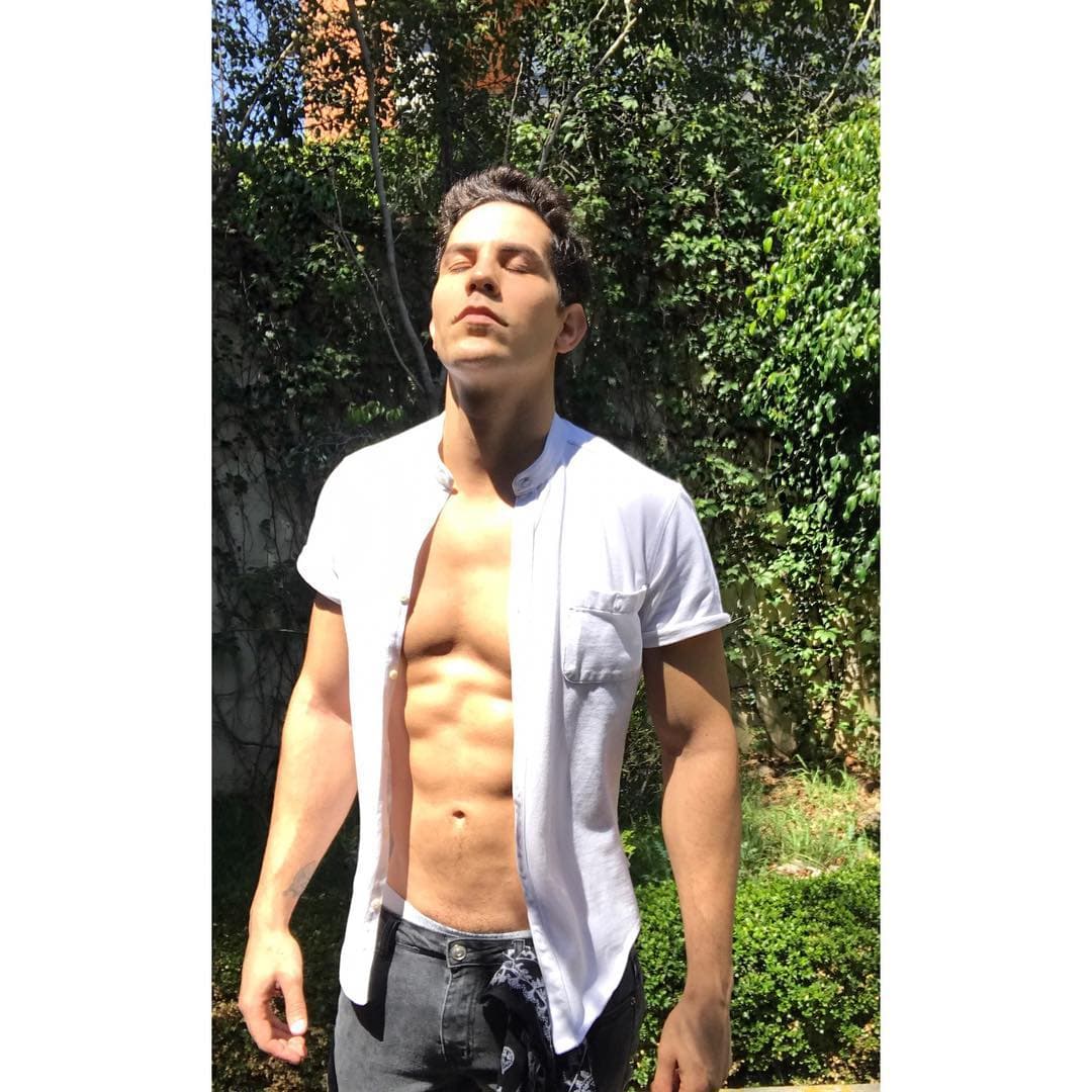 Este querido maestro es fan de llenarse de energía todas las mañanas.