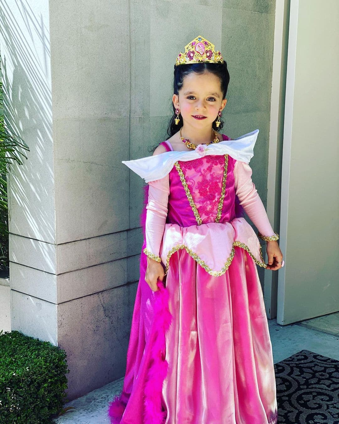 La actriz a quien actualmente podemos ver en la retransmisión de Corazón Indomable fue la encargada de compartir algunos detalles del festejo para el que Máxima se disfrazó de la princesa 'Aurora'.