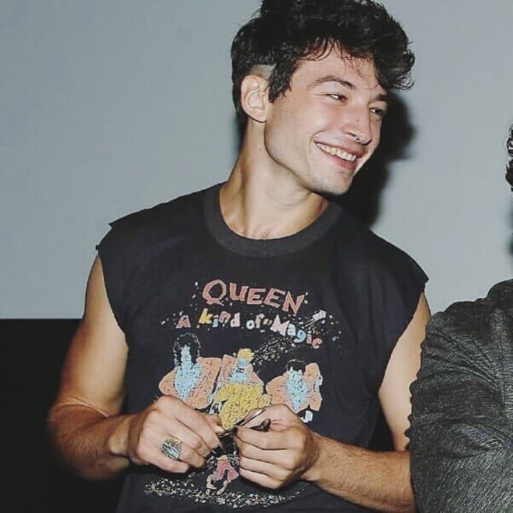 Ezra Miller fue encontrado en México perreando... otra vez