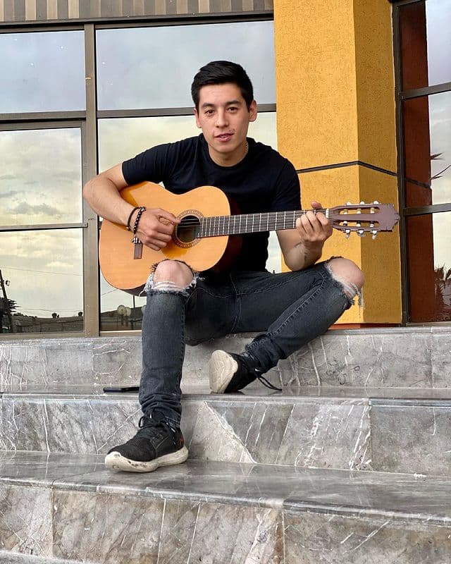 En julio pasado, Hiroshi impactó en redes sociales al presentar su nuevo material discográfico, titulado: 'Ni en mil vidas'.