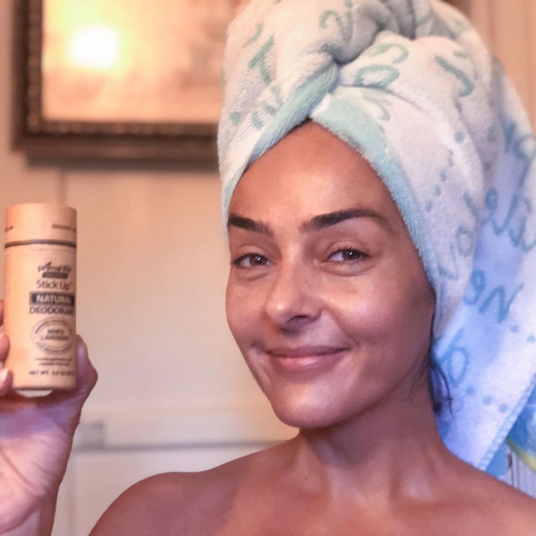 No es la primera ocasión que Andrea García deslumbra en redes sociales por sus fotos sin maquillaje, semanas atrás se dejó ver de cara lavada y mostrando algunos de los tratamientos estéticos que se realiza para conservar su belleza intacta.