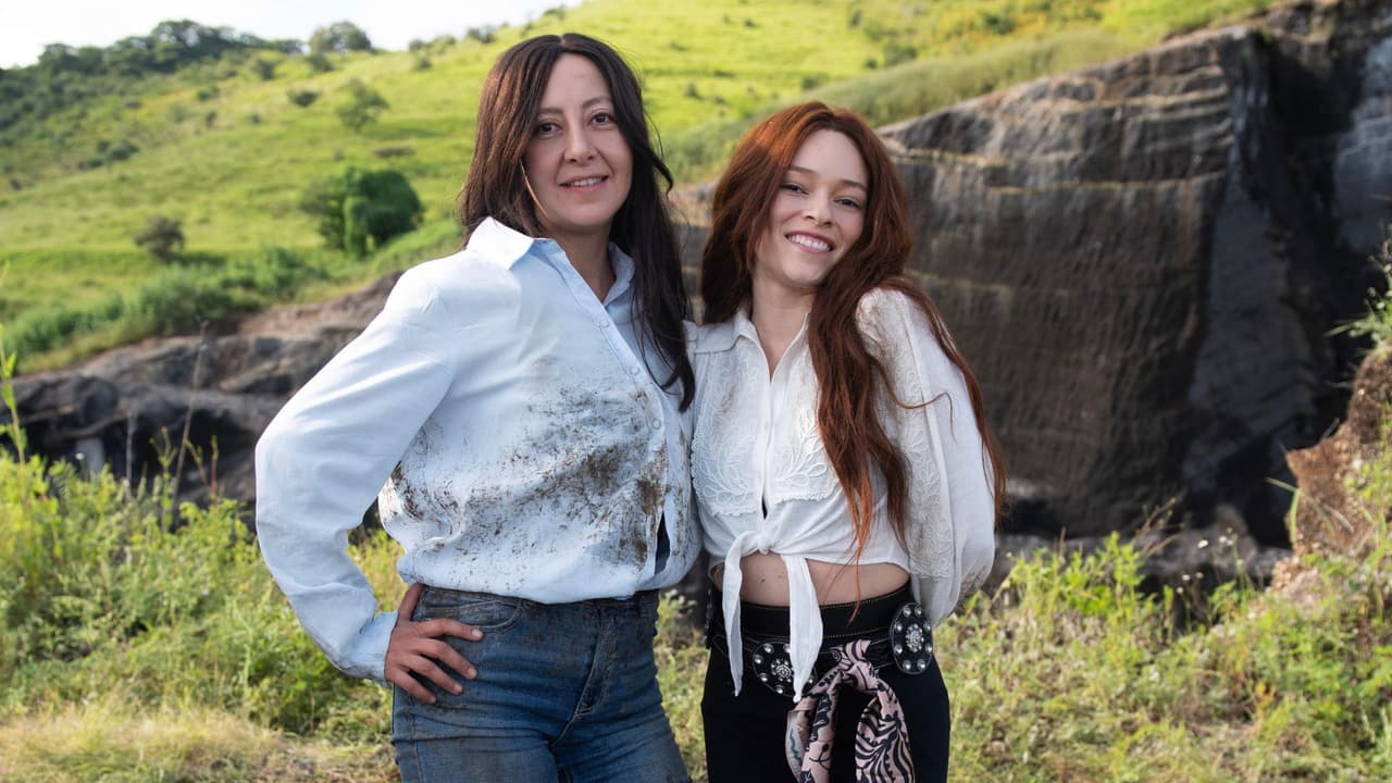 Las dobles de Angelique y Scarlet posaron para nuestra cámara