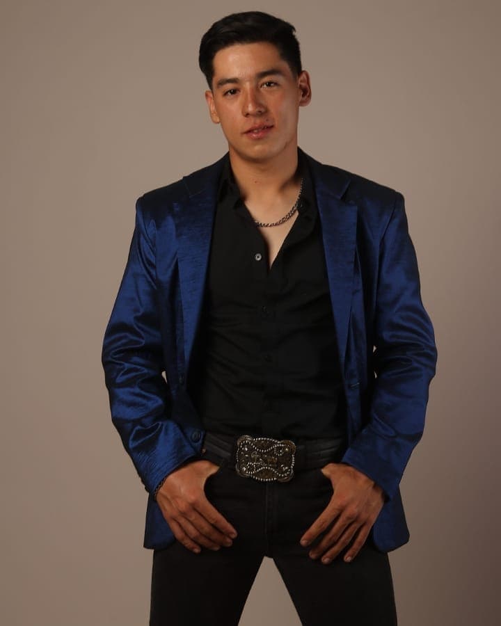 En su cuenta oficial de Instagram, el joven, quien está celebrando su cumpleaños número 22, ha mostrado algunos de los sencillos que ha sacado.