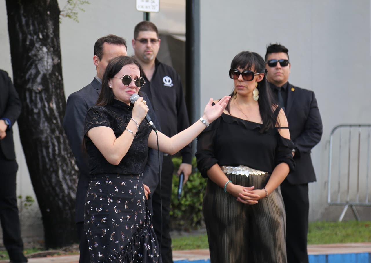 Mientras Sarita se quiebra, José Joel afirma que al cuerpo de José José: “Lo dejaron hermoso"