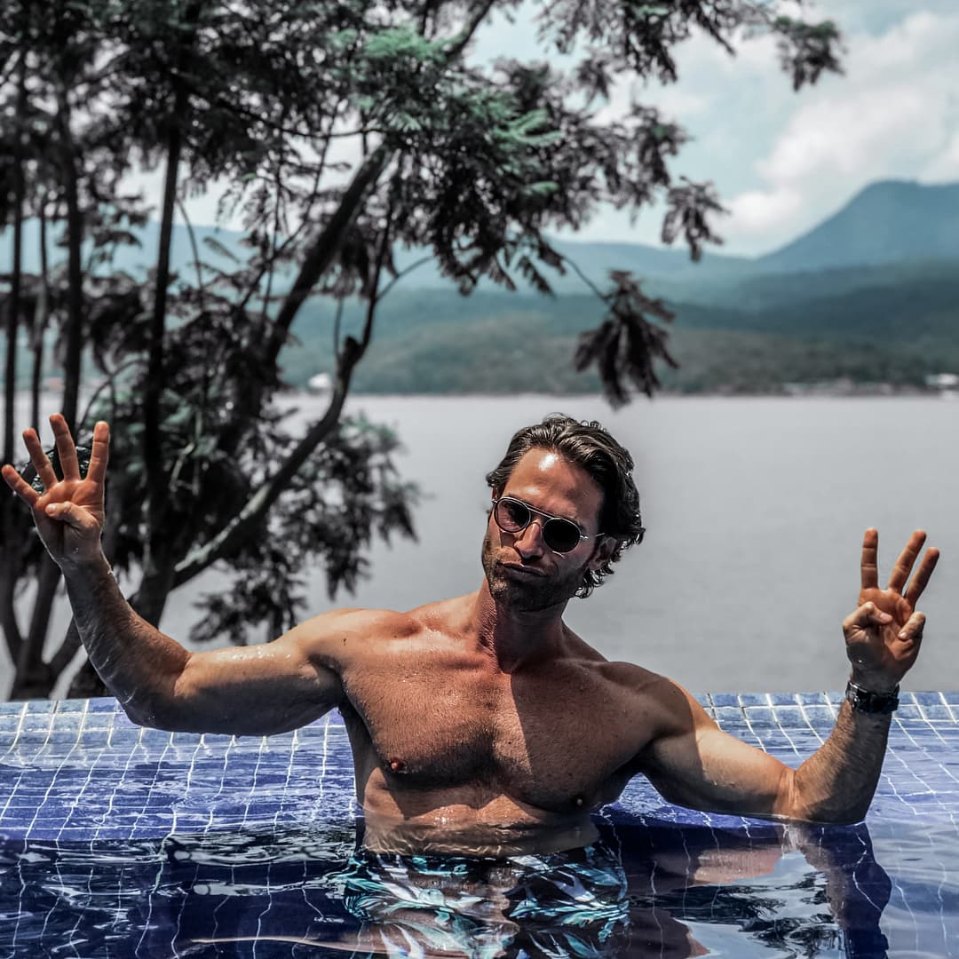 Cambio de look de Sebastián Rulli provoca risas entre los famosos