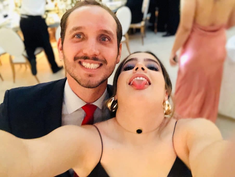 Además, aseguró que aunque su noviazgo con Francisco Barba había sido muy breve, estaba completamente segura de que era el amor de su vida. “No me veo con alguien más. ¡Estoy tan enamorada que parece un sueño lo que estoy viviendo!”.