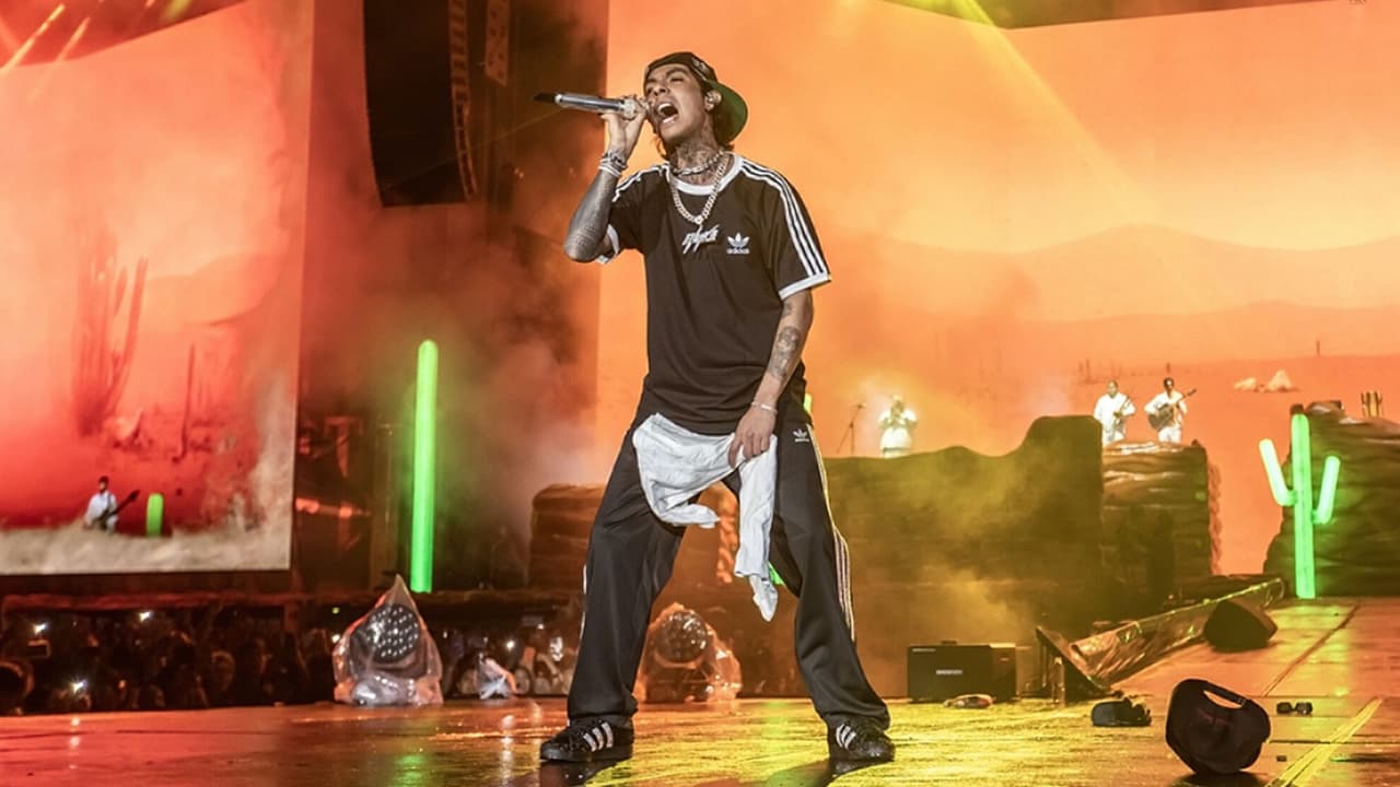 Natanael Cano sufre altercado con DJ y rompe parte de su equipo en pleno concierto