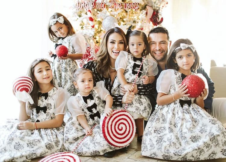 Hijas de Jacky Bracamontes impactan con lujosa recámara: de la resbaladilla al sillón de unicornio