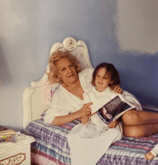 Algunas de estas imágenes fueron tomadas en España, pues en ellas se puede observar a una Belinda muy joven, y no fue hasta que tenía cuatro años que la familia Peregrín Schüll se mudó a la Ciudad de México.