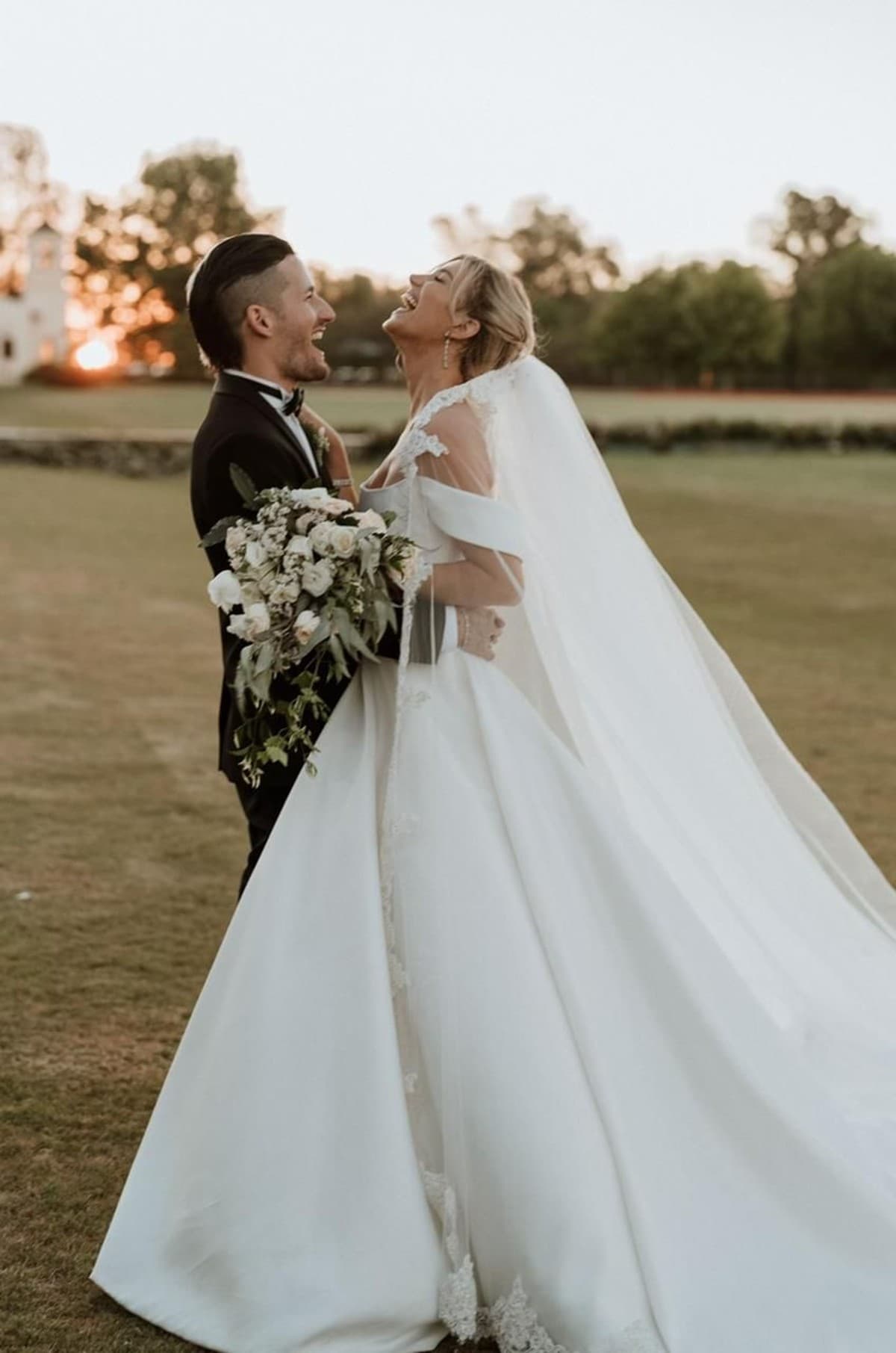 Ricky Montaner y Stefi Roitman tienen majestuosa boda en Argentina.