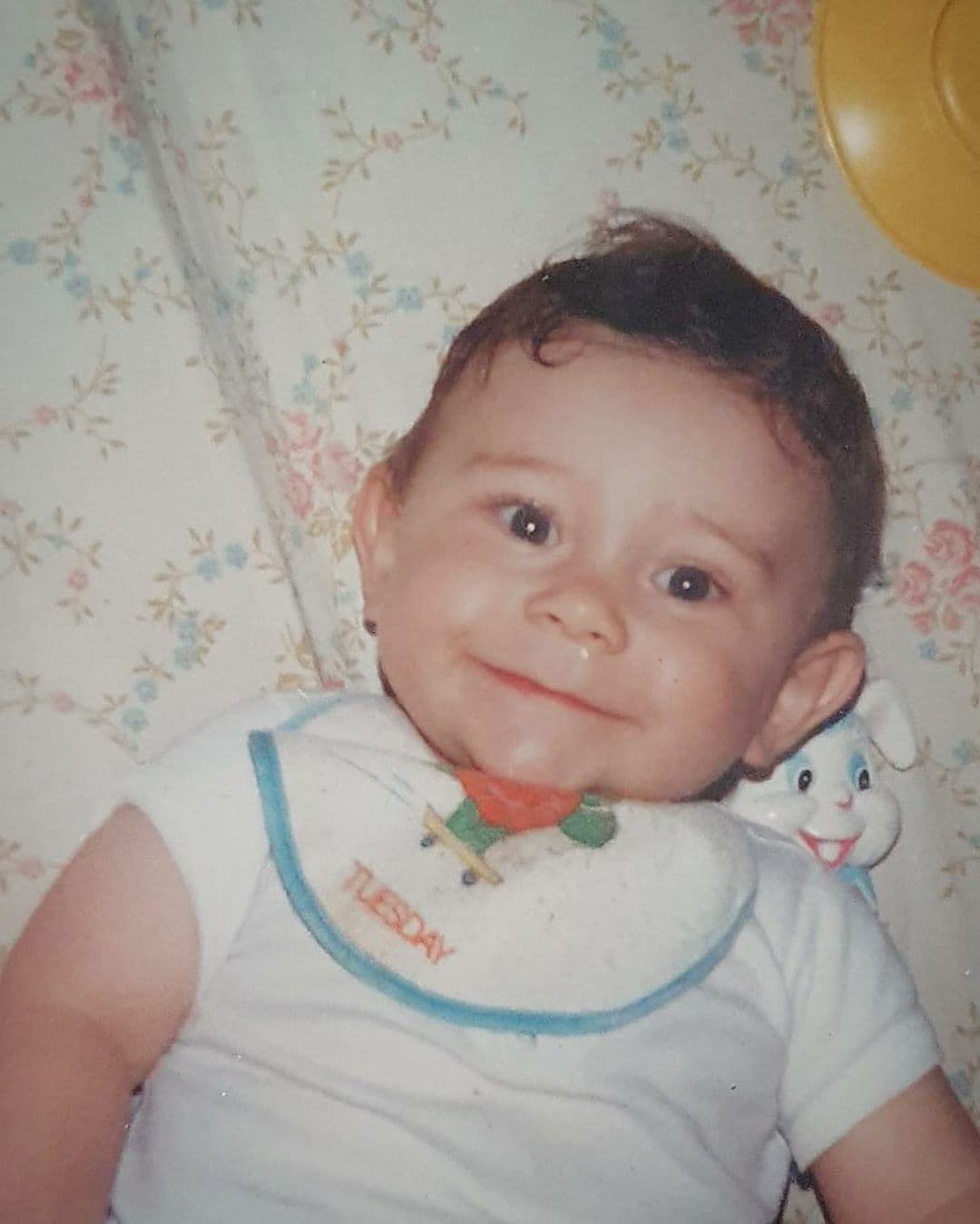 "Pues sí, el Moco y yo siempre juntos. HAHAHAHA. #felizdiadelniño Saludos a todos", Carlos Ferro.