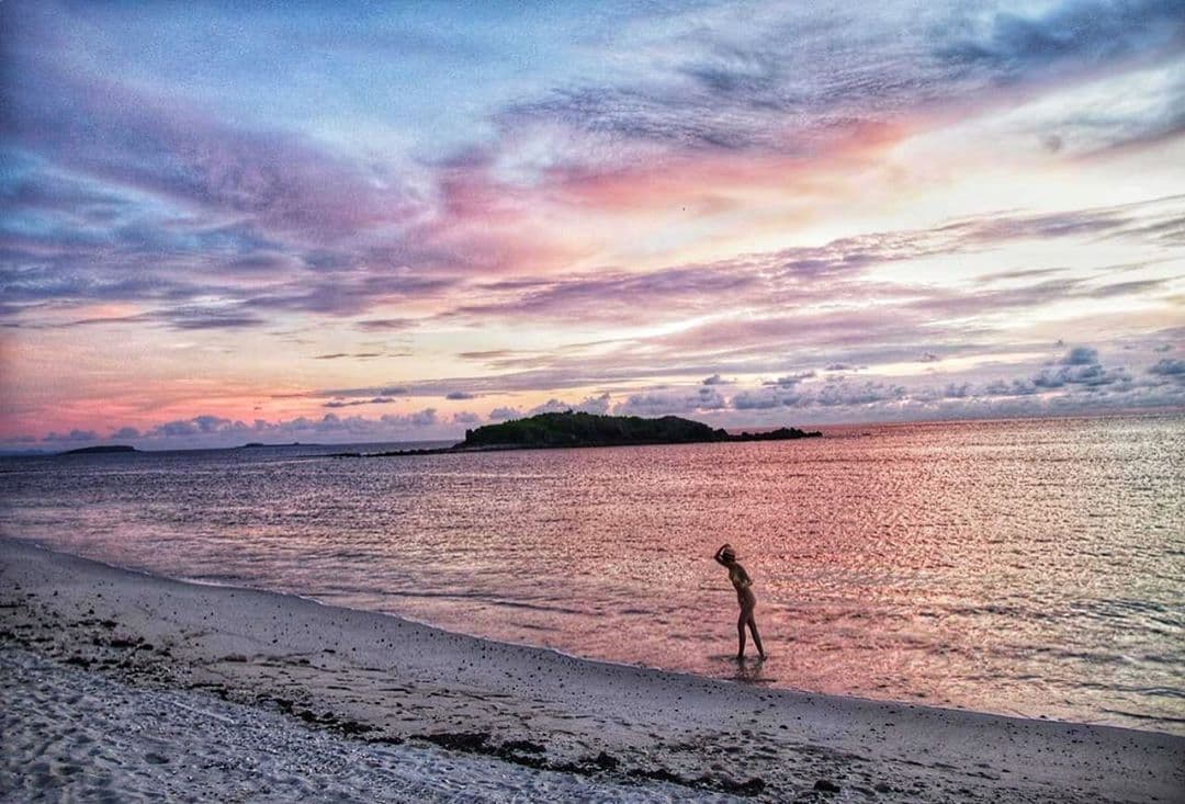 Tras estas publicaciones, Natalia Téllez viajó a Punta Mita, en Nayarit, donde ha presumido espectaculares paisajes y se ha dejado ver en bikini.