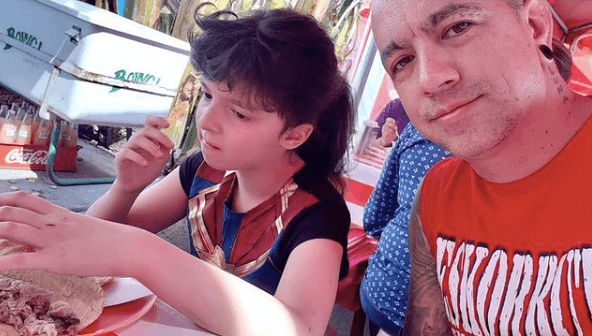 Desde entonces, Farjeat se ha hecho cargo de la pequeña casi en su totalidad, pues ha declarado que Sabrok algunas veces no ha cumplido con la pensión alimenticia.