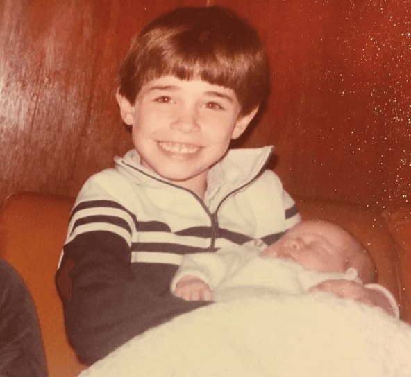 Precisamente, entre sus familiares se encuentran sus hermanas menores Candela y Anabel, a quienes ha dejado ver a través de su cuenta oficial de Instagram.