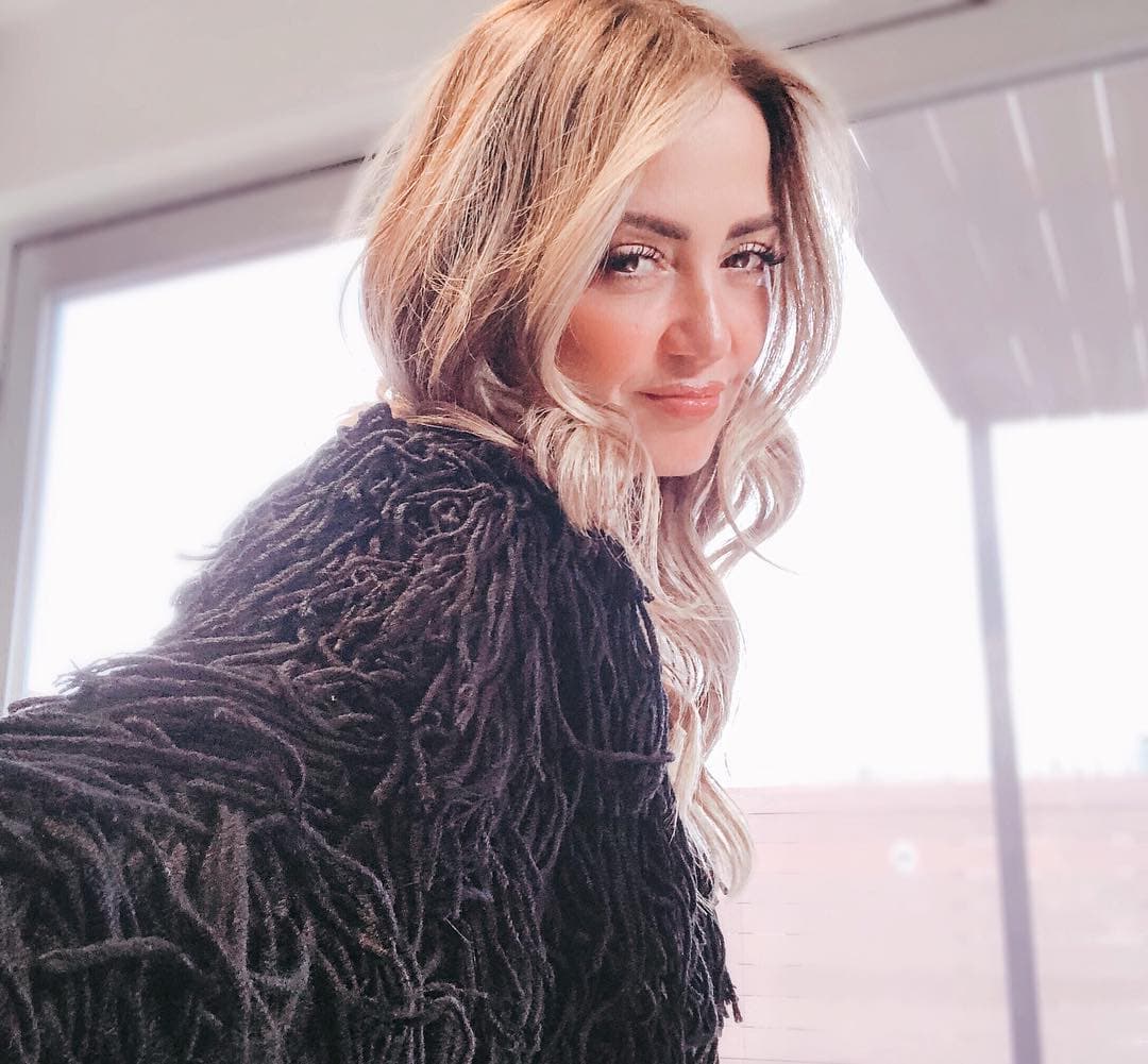 Andrea Legarreta explota contra quien asegura que tiene un poderoso amante