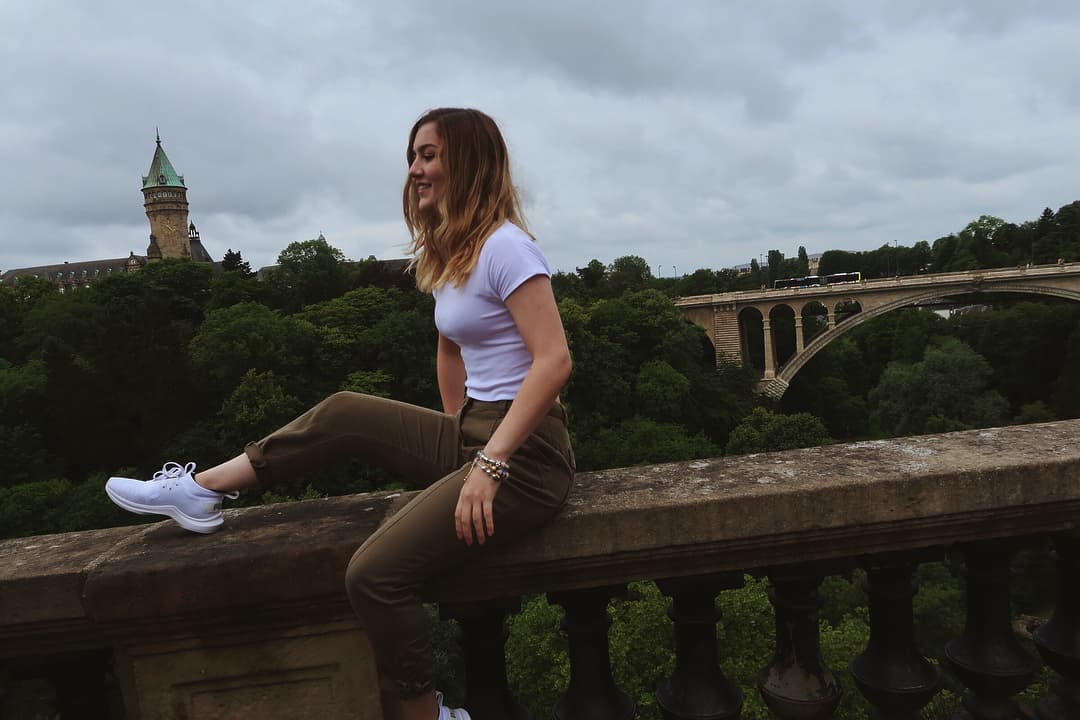 La joven deja ver su esbelta silueta en Instagram