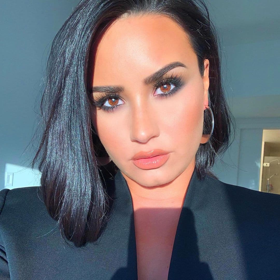Demi Lovato hace creer a todos que está embarazada