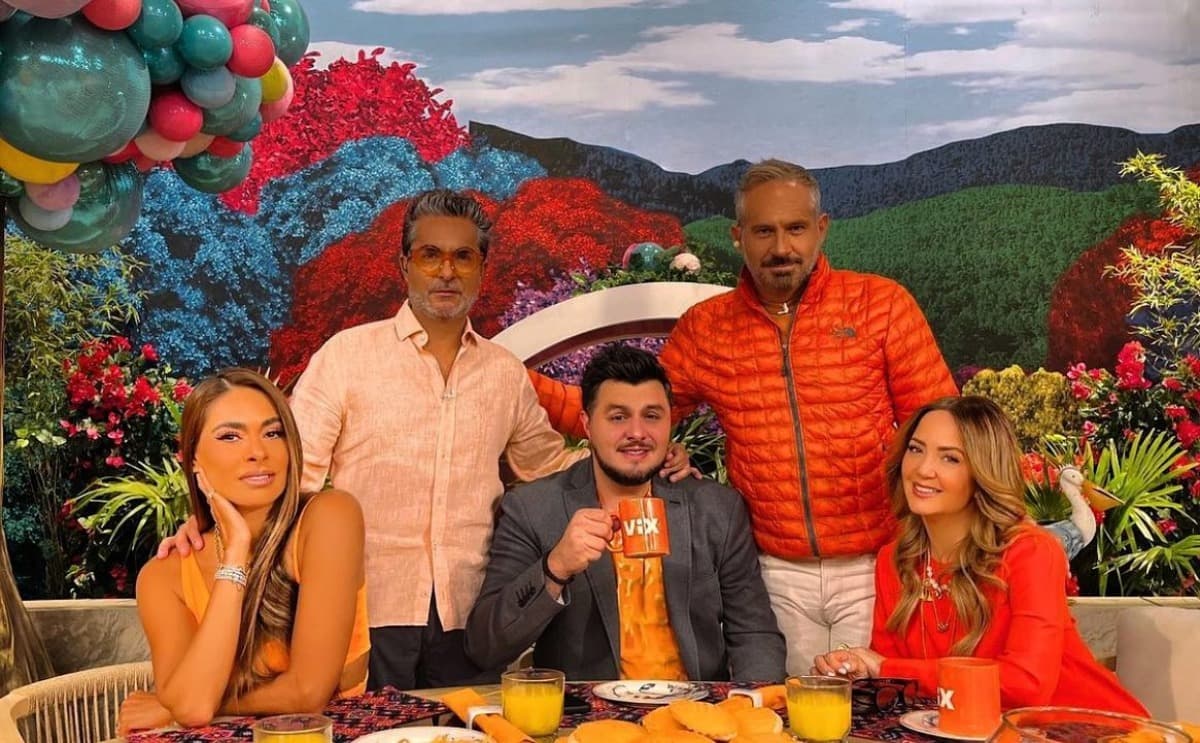 Hoy celebra 24 años y mira cómo se veían los conductores del programa