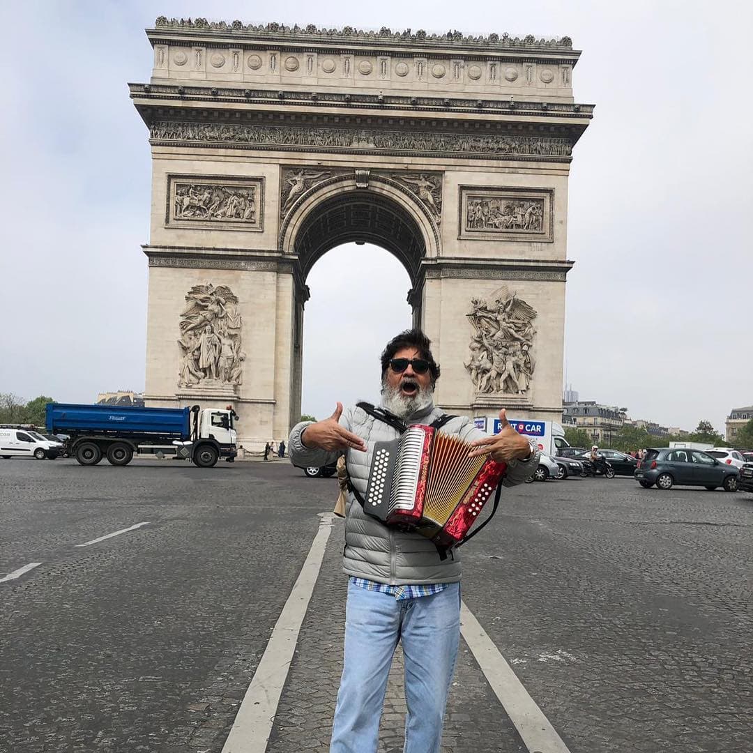 Entre sus canciones más destacadas están ‘La cumbia de la paz’, ‘El tren’, ‘Como el viento’ y su muy conocida versión de ‘La piragua’.