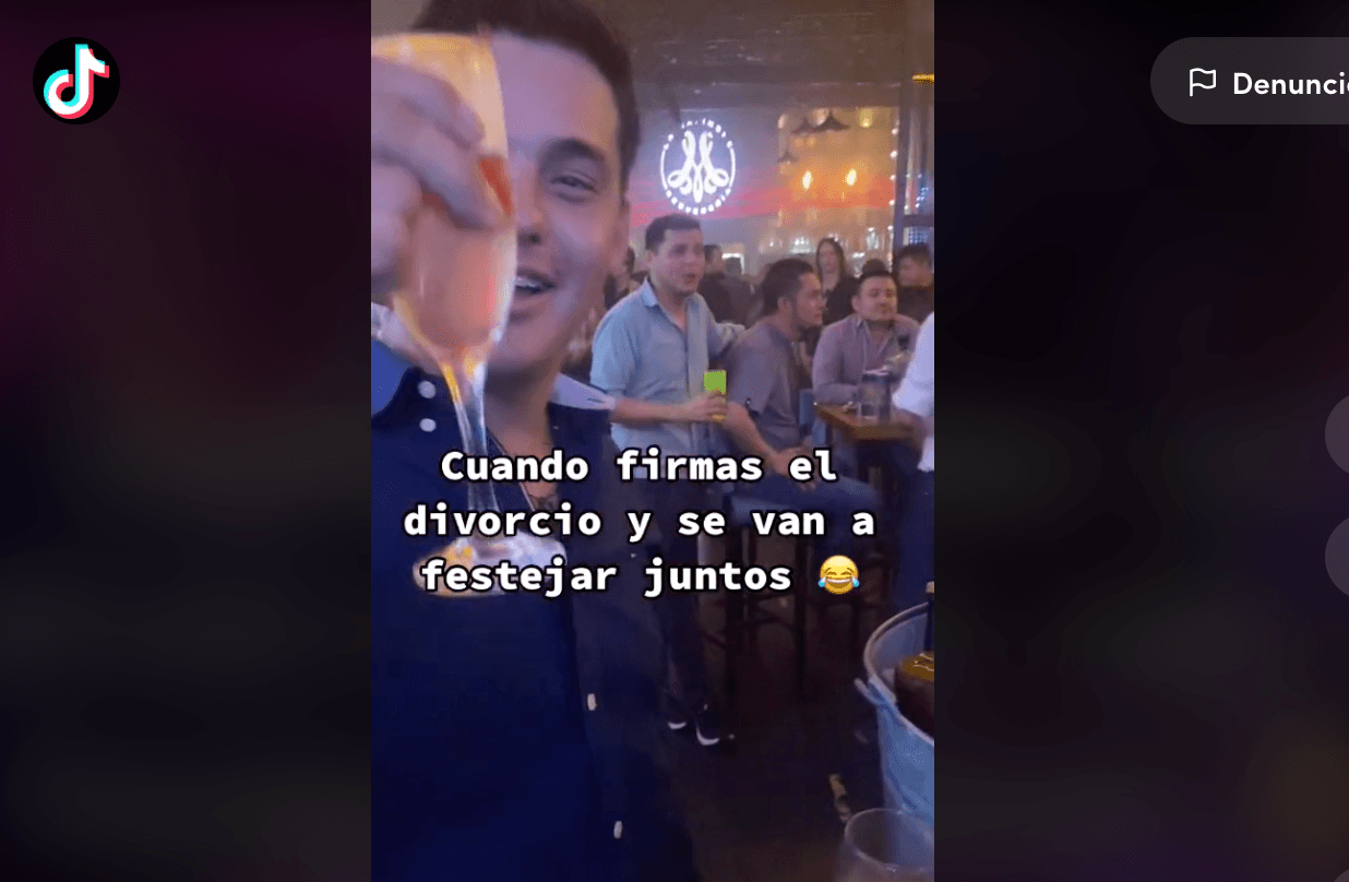 Ex pareja se va de fiesta para celebrar su divorcio