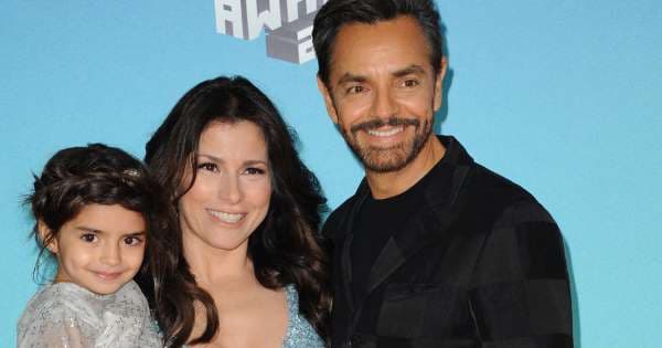 La orgullosa madre compartió en redes sociales que la trenza que la pequeña lució en forma de corona fue una creación de Mirna Gonzalez bajo el consejo del estilista Francis Bertrand.