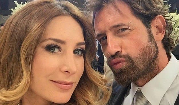 “Me pregunto, ¿en qué momento nos herimos tan profundamente, en qué momento llegamos a este punto en que estamos hoy, en que momento dejamos que terceras personas opinaran de nuestra relación, de nosotros y de nuestras hijas?”.