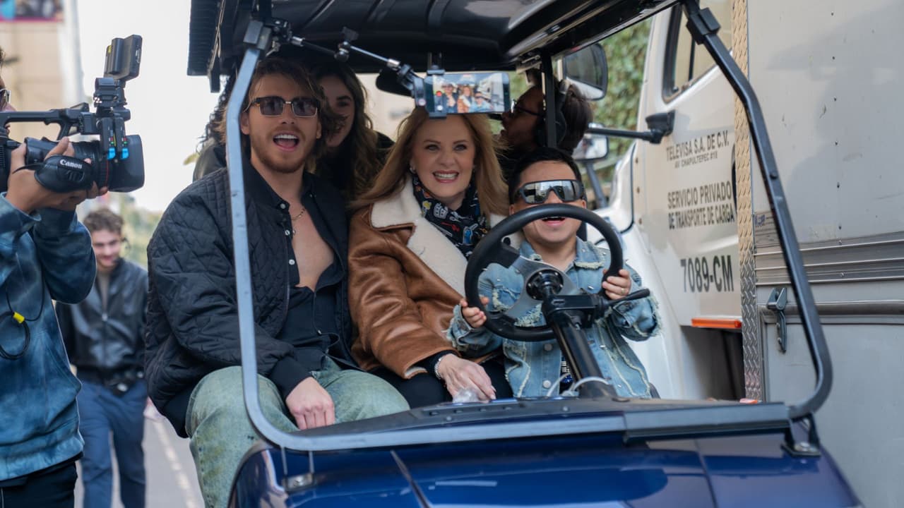 Erika Buenfil respondió a Aldo y Abelito quién gana más, un creador de contenido o una primera actriz.