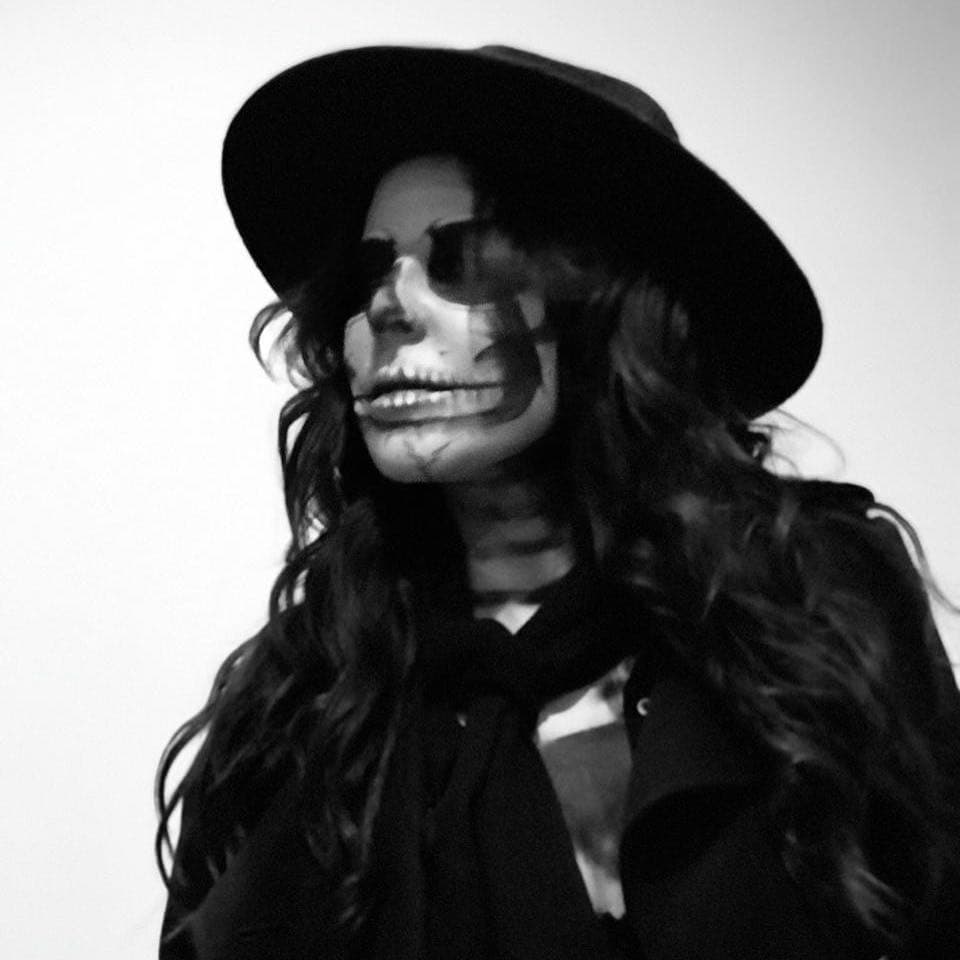 Kate del Castillo rindió tributo a las tradiciones mexicanas y se disfrazó de calavera