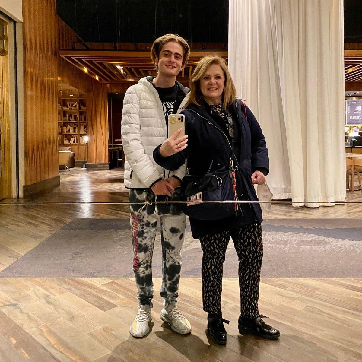 Erika Buenfil reacciona a supuesto coqueteo de su hijo con influencer