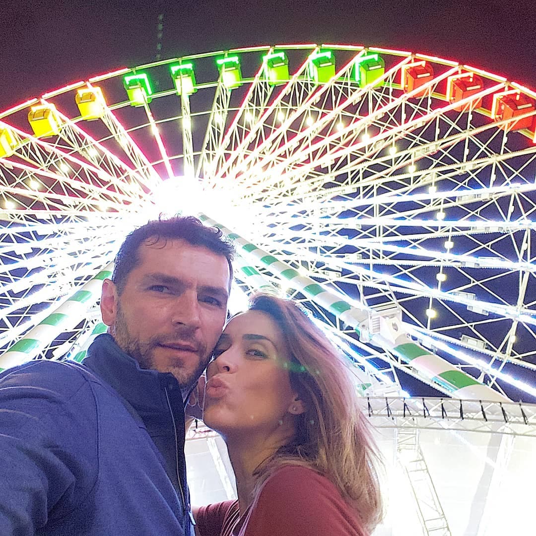 Martin Fuentes y Jacky Bracamontes acaban de tener a sus gemelas