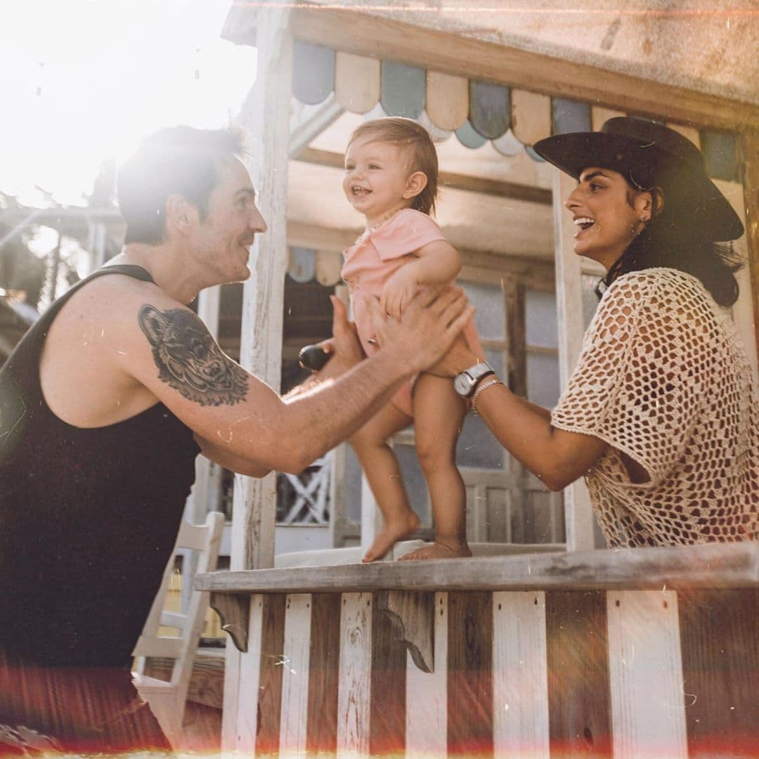 Las tiernas fotos de Kailani, hija de Aislinn Derbez, en las que la comparan con un personaje de Monsters Inc.