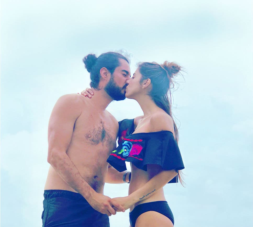 Y aquí, su esposo, Josué Alvarado.