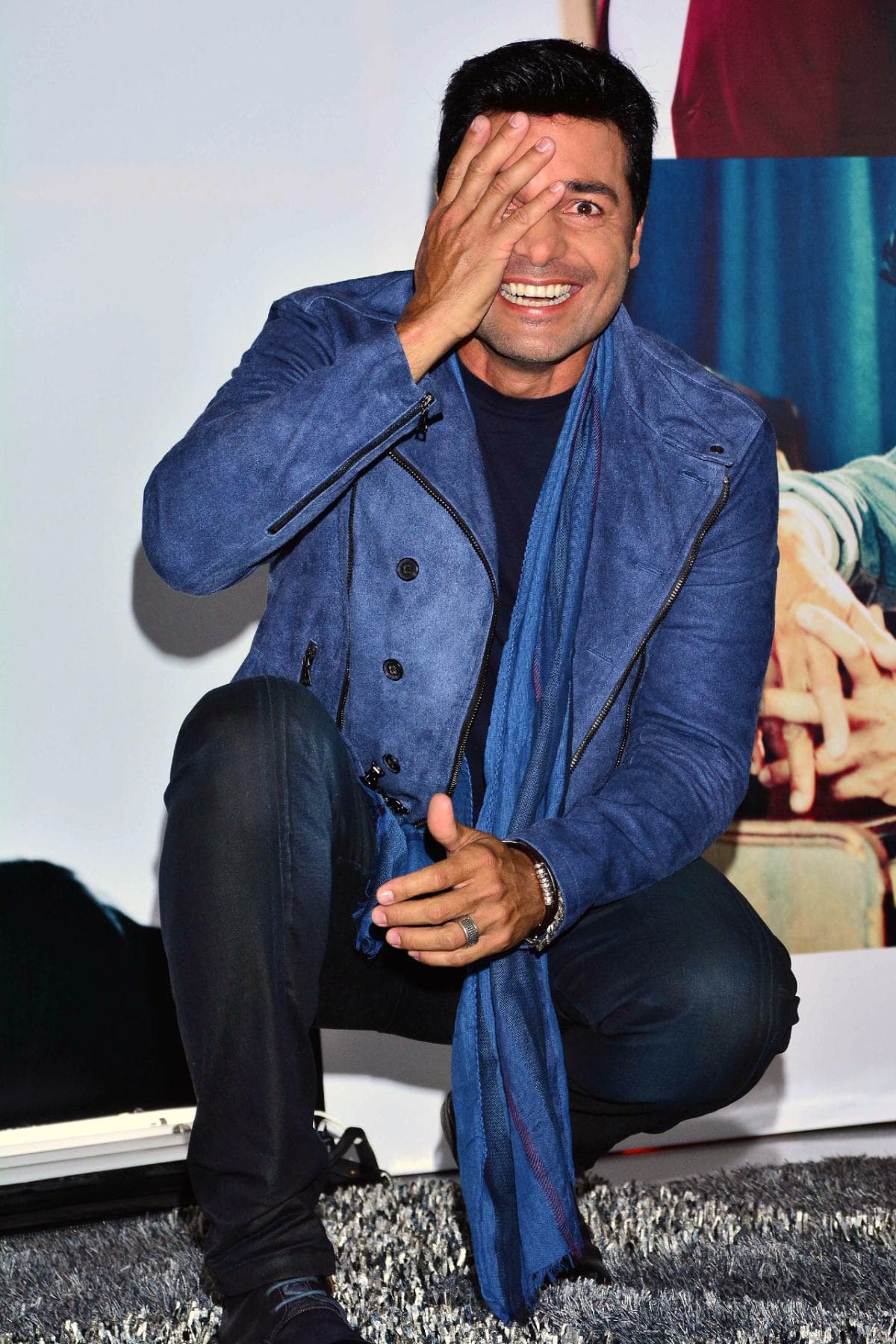 Chayanne desata locura por fotos de su antes y después; luce idéntico