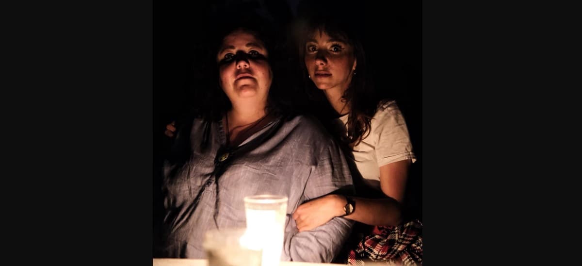 Natalia Téllez tiene una famosa hermana, Artemisa, quien es mayor que la conductora y es una reconocida escritora.