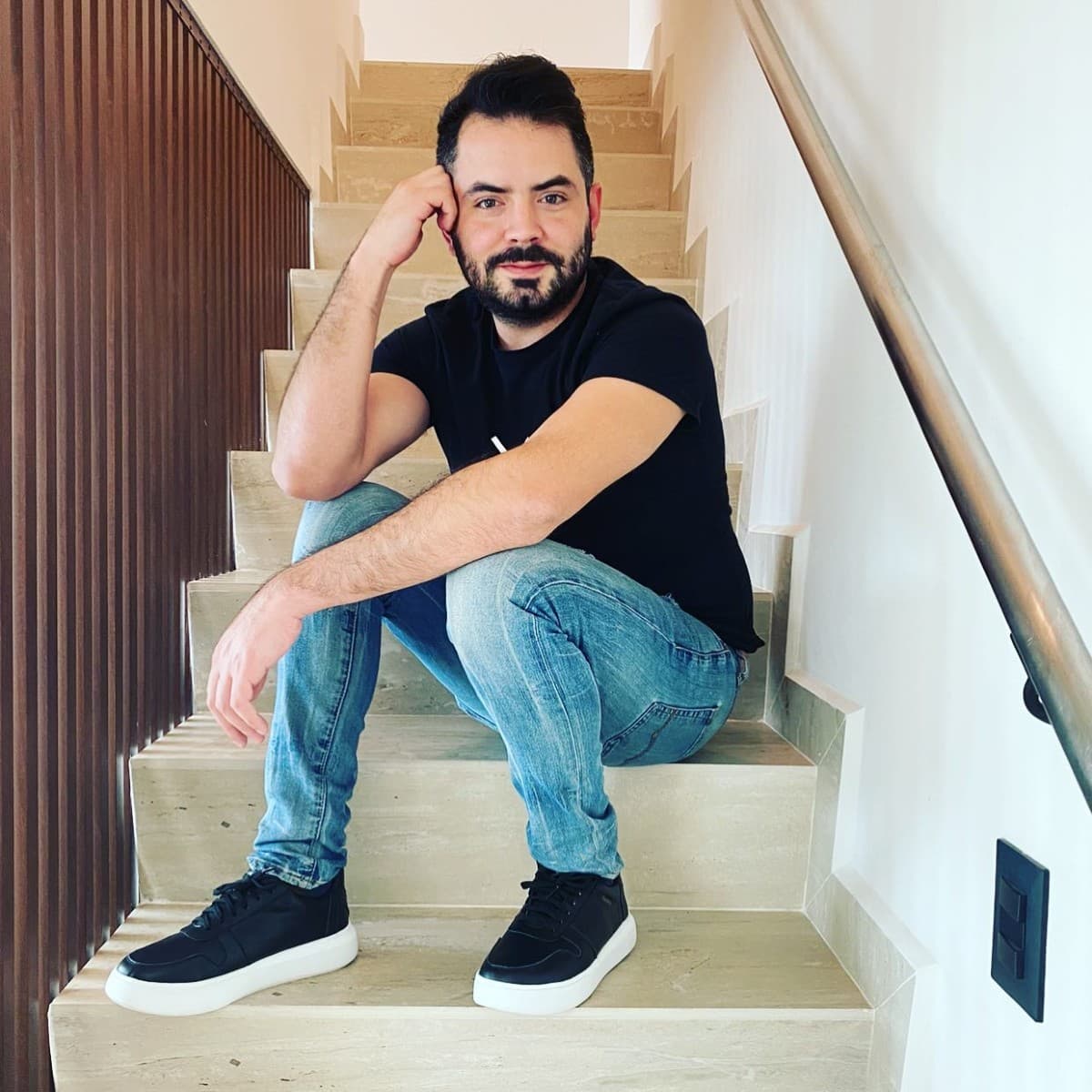 José Eduardo Derbez mostró, como nunca antes, cada rincón de su casa.
