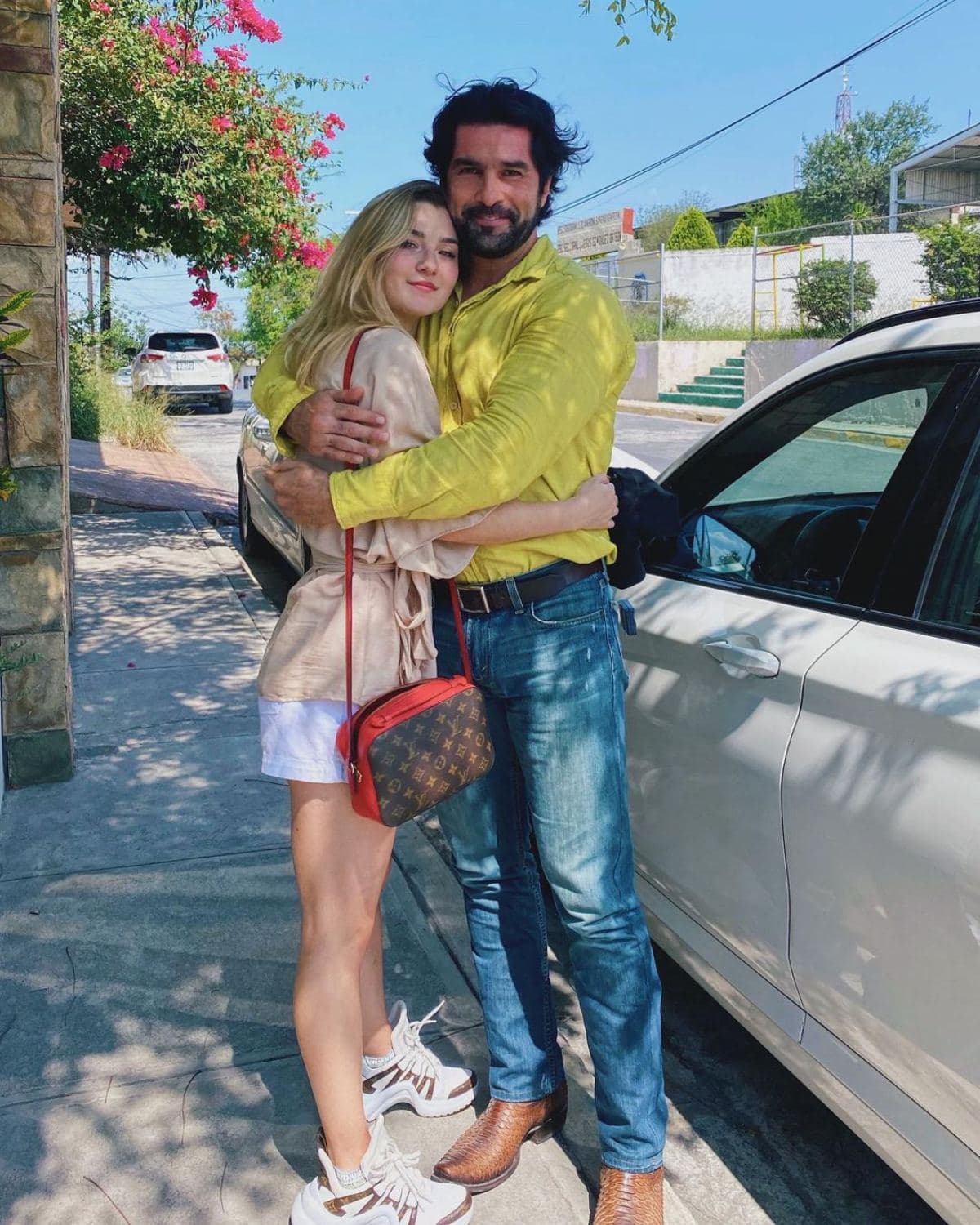 Hija de Arturo Carmona deja de ser rubia e impacta con drástico cambio de look