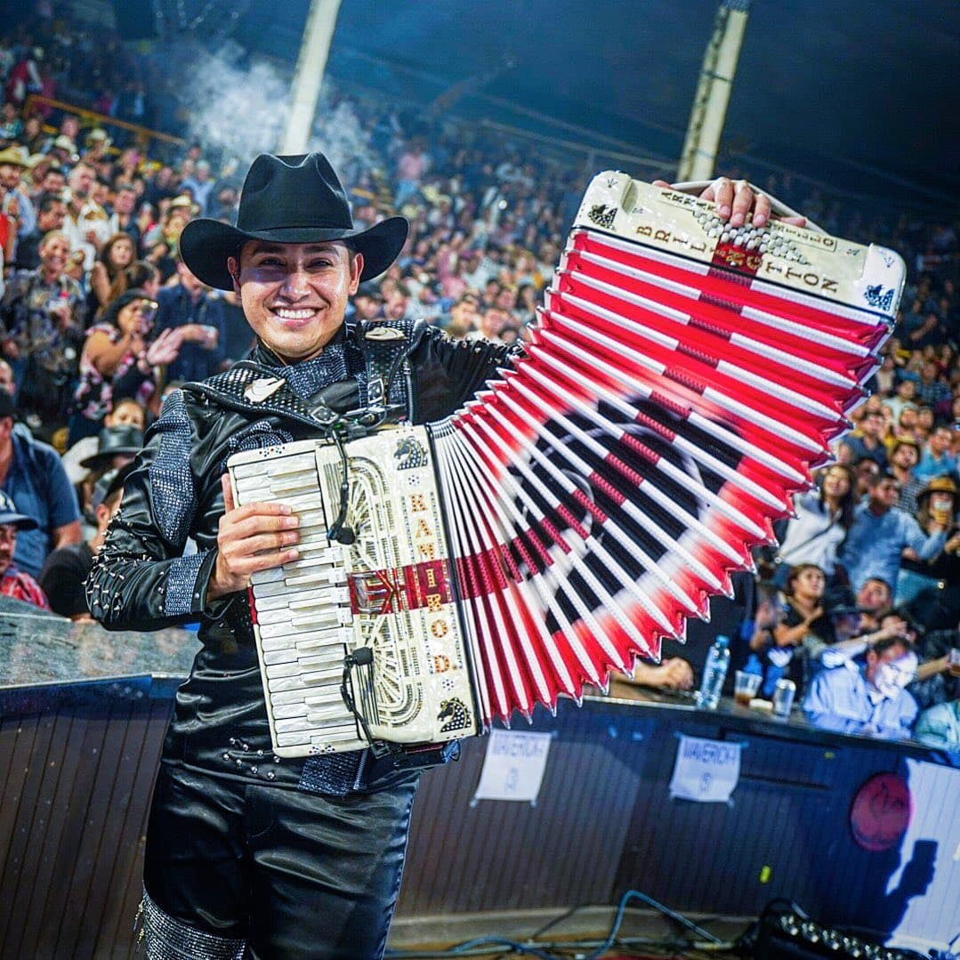 Ramiro Jr. festeja primer cumpleaños con Bronco