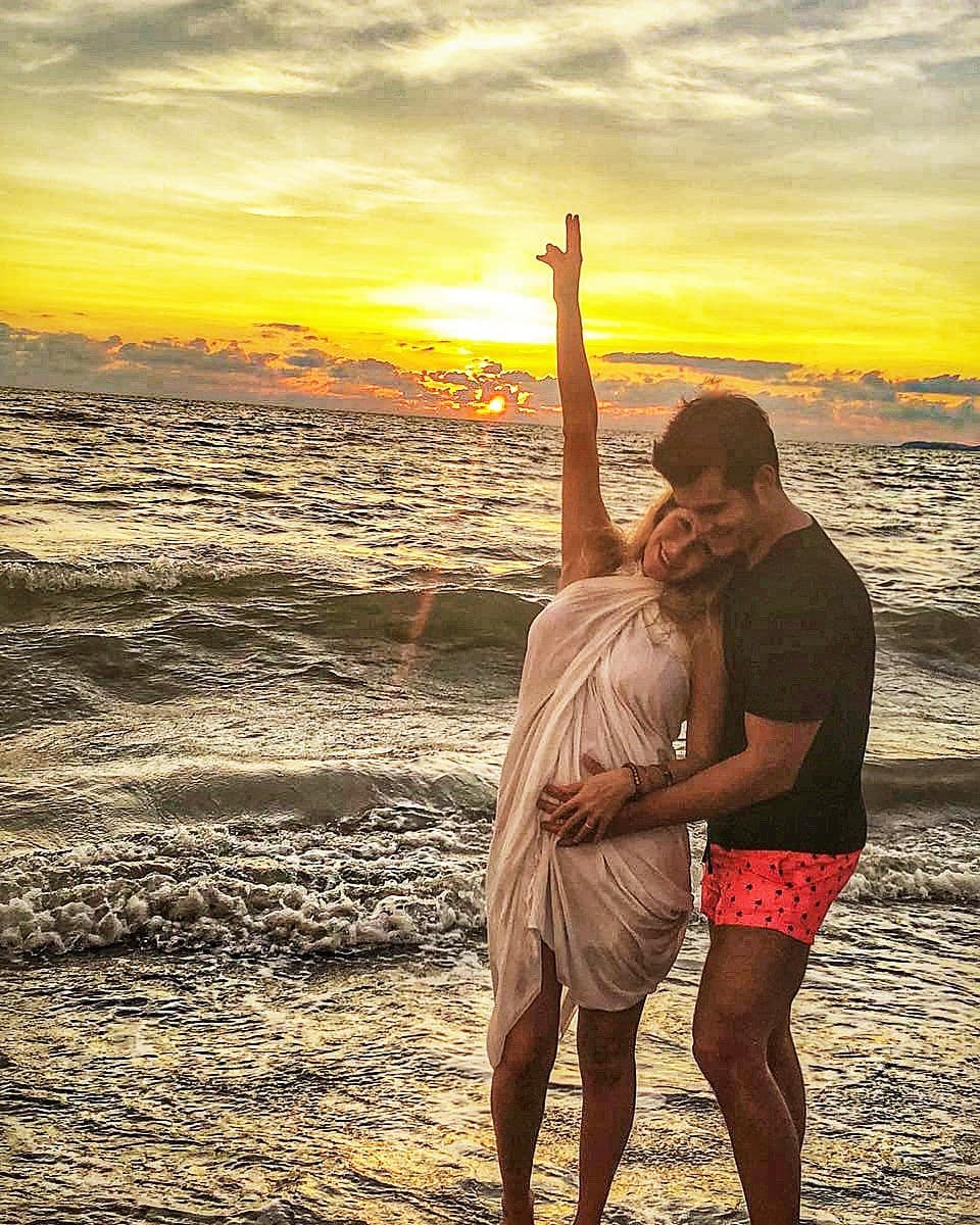 Mientras que en diciembre de 2018 anunció que se convertiría en padre de una niña junto a su esposa.