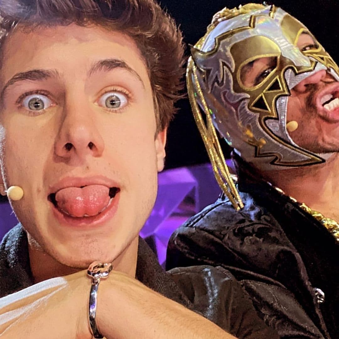 Así ‘regaña’ El Escorpión Dorado a Juanpa Zurita cuando no conoce a las celebridades