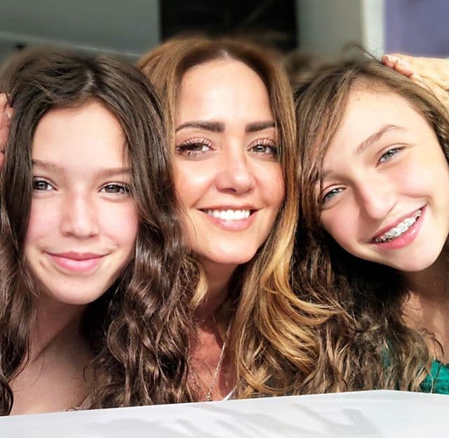 Andrea Legarreta publica foto de sus hijas y les llueven piropos