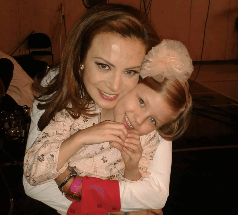 Isabella Tena: sus fotos antes de ser famosa que están derritiendo las redes