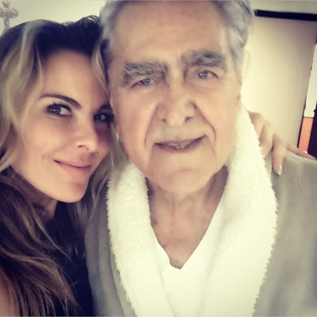 Kate del Castillo y su papá, el actor Eric del Castillo.
