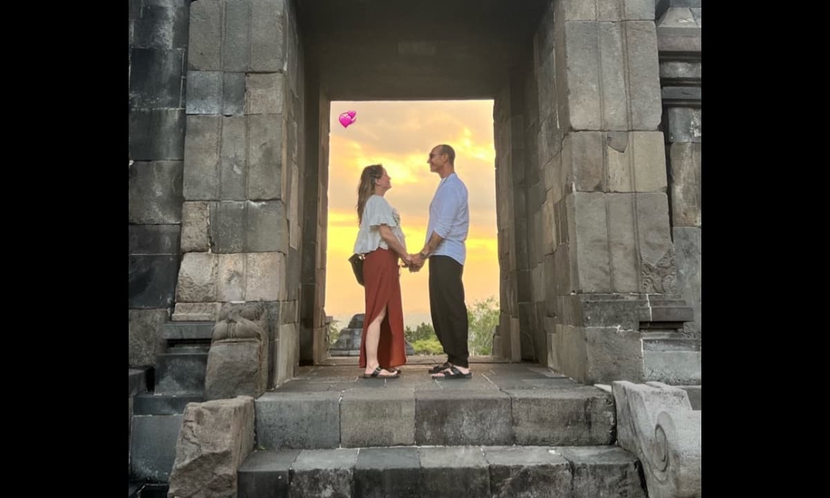 La conductora de Hoy y el cantante viajaron a Indonesia con sus hijas