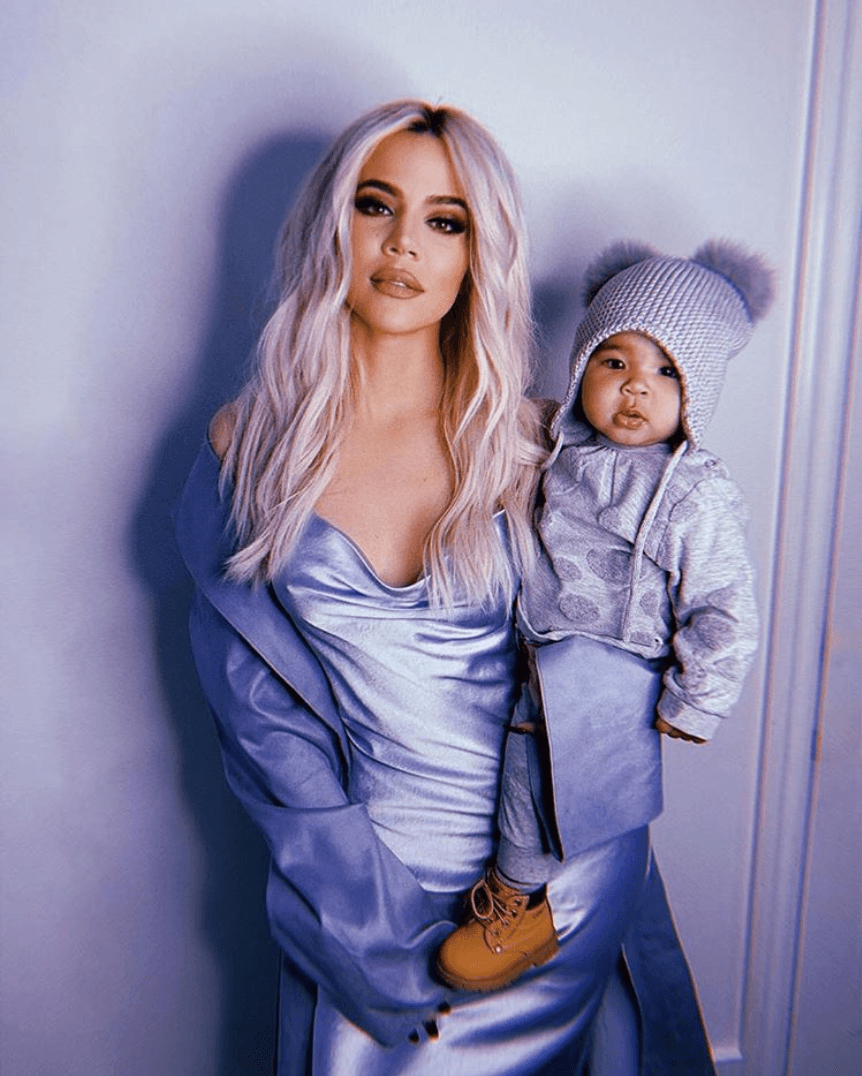 Khloé decidió perdonarlo y Tristan estuvo con ella en el hospital el 12 de abril de 2018 cuando nació su bebé, True Thompson.