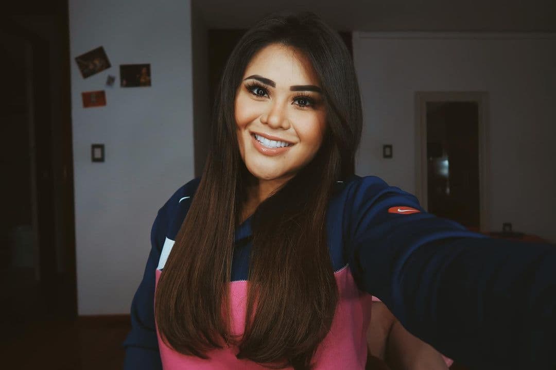 Gomita lo vuelve a hacer y se somete a un drástico cambio físico sin imaginar las reacciones que desataría