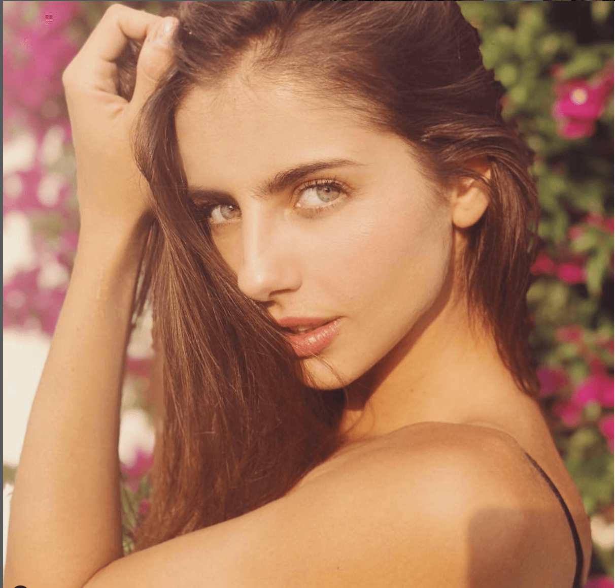 Michelle Renaud presume a su mamá y demuestra ser su vivo retrato