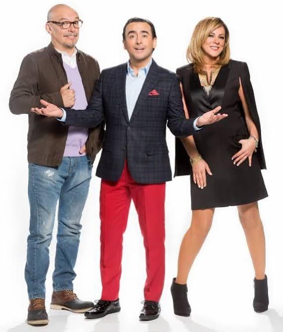 Roxana Castellanos se integró al equipo de Otro Rollo en 1999, donde trabajó por siete años junto a Adal Ramones, pues el programa de Canal 5 también se caracterizaba por sus divertidos sketches.