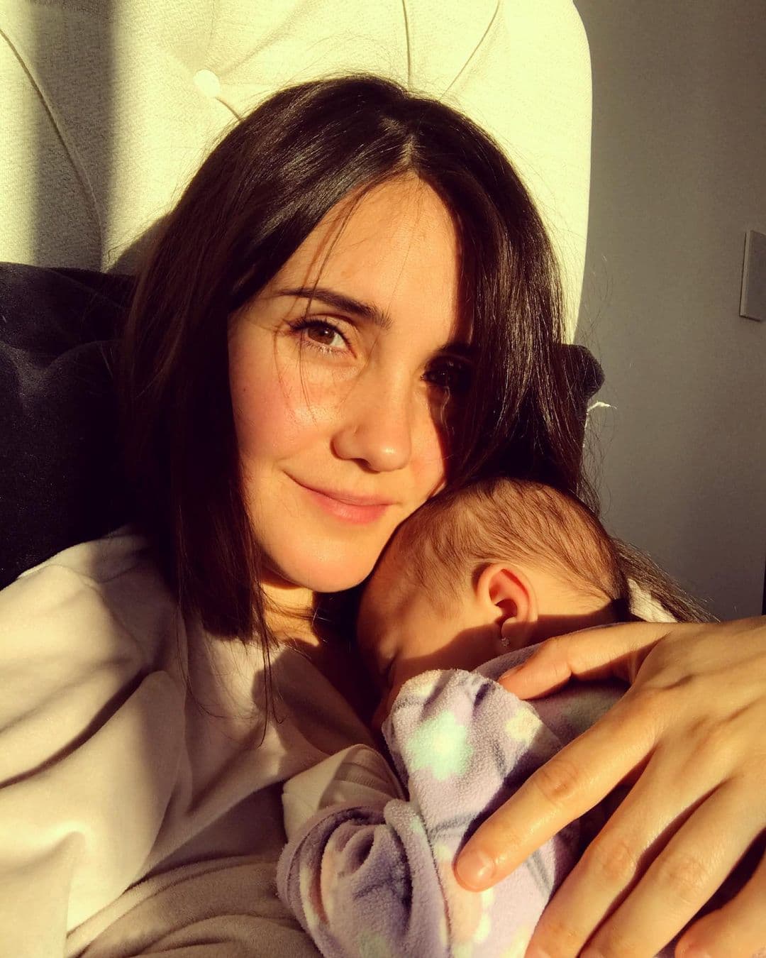 Dulce María muestra por primera vez la carita de su hija María Paula