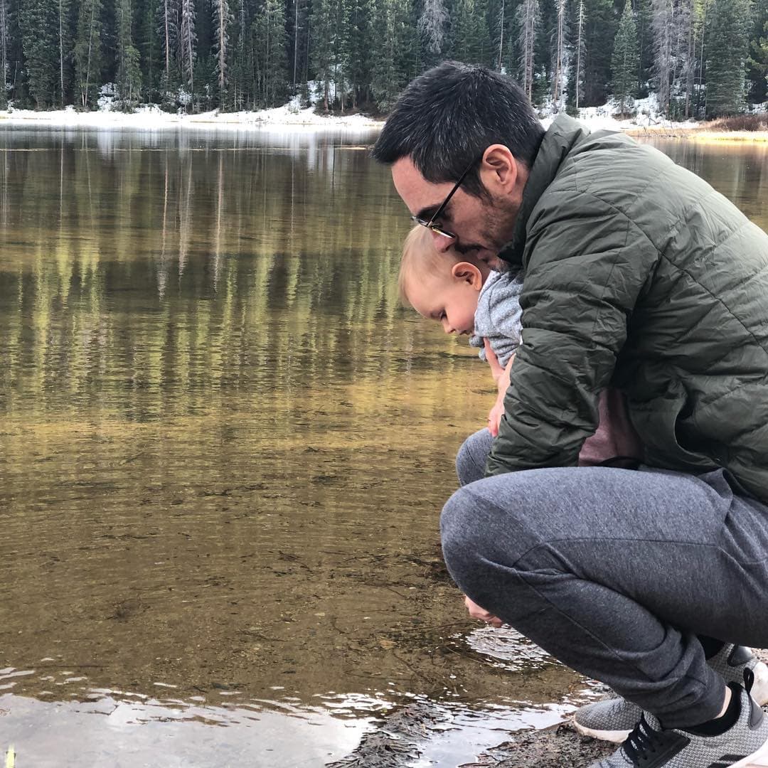 Mauricio Ochmann y su hija Kailani
