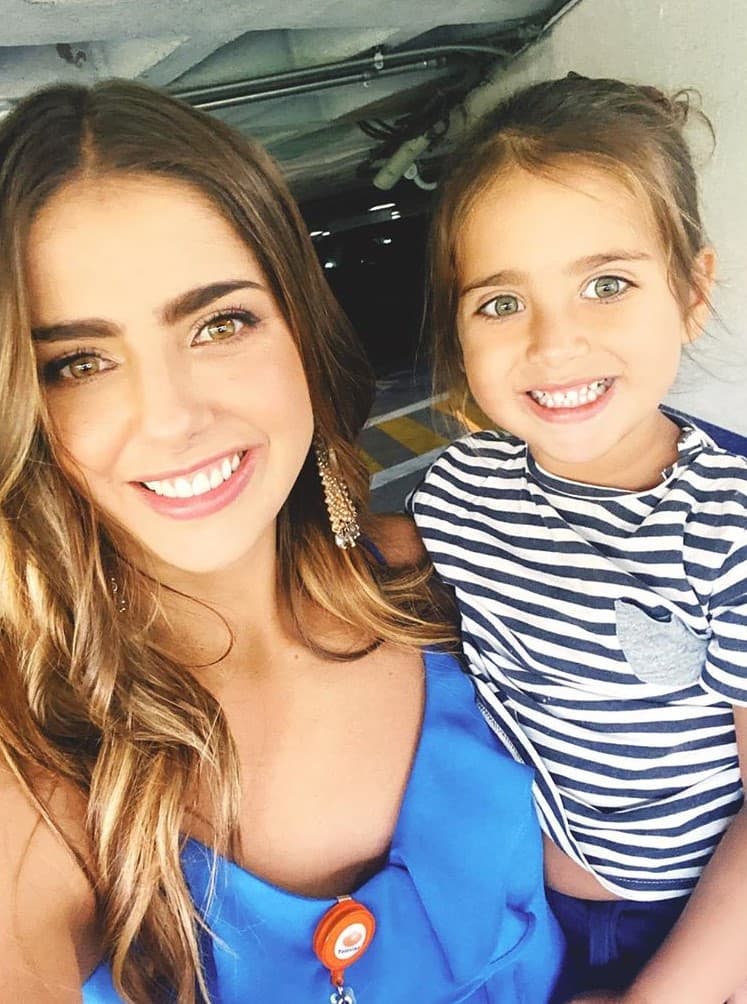 Michelle Renaud muere de amor al ver cantar a su hijo Marcelo como todo un rockstar